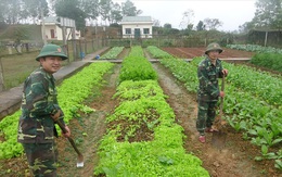 Vận động bằng 'binh sĩ... chân dài'