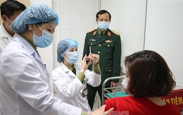 Nhân viên y tế, giáo viên, hàng không, người nghèo được tiêm vắc-xin phòng COVID-19 miễn phí