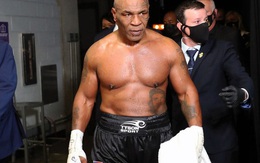 Mike Tyson trình diễn tốc độ ra đòn đáng nể trong đoạn video tri ân "người cha thứ 2" Cus D'Amato