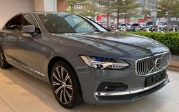 Lô Volvo S90 2021 đầu tiên về Việt Nam: Giá 2,15 tỷ đồng, đối thủ của Mercedes E-Class và BMW 5-Series