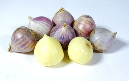 Chỉ ăn 1 tép tỏi sống mỗi ngày có thể thay đổi diện mạo sức khỏe: Bí mật nằm ở một chất đặc biệt