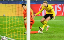Erling Haaland hai lần sút tung lưới thủ môn trong một pha ghi bàn cho Dortmund