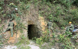 Mục kích quân đội nổ mìn đánh sập hầm vàng trái phép tại Đà Nẵng