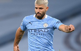 Aguero vùng vằng với HLV vì bị đồng đội ngó lơ trên sân