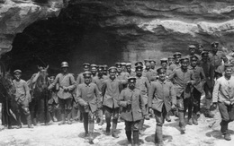 270 lính Đức mắc kẹt trong hầm ở Thế chiến I: Kẻ tự sát, người nhờ đồng đội "kết liễu"