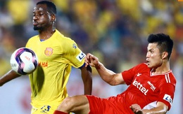 HLV Văn Sỹ (Nam Định): "Cầu thủ Viettel FC phạm lỗi, phạt đền mười mươi mà trọng tài không thổi"