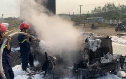 Xe container bốc cháy ngùn ngụt sau khi tông thương vong hai vợ chồng