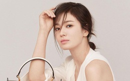 Song Hye Kyo khoe ảnh trẻ trung ở tuổi 40 nhưng vô tình lộ chuyện 'hẹn hò' với người đàn ông quen mặt