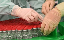 29 triệu liều vắc xin Covid-19 'nằm cạnh vườn nho' thổi bùng những mâu thuẫn trong lòng châu Âu