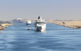 To bằng cả thành phố nhưng lại không có phanh, đây là những con tàu khổng lồ vượt kênh đào Suez suốt nhiều thập kỷ