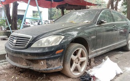Nằm phủ bụi 5 năm tại Hà Nội, Mercedes-Benz S 63 AMG bạc tỷ khiến CĐM bàn tán khi một chi tiết vẫn nguyên vẹn