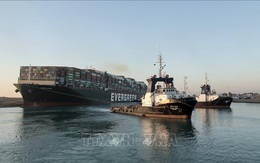 Siêu tàu Ever Given lại làm tắc nghẽn kênh đào Suez vài giờ sau khi được giải cứu