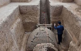 Lăng mộ chôn 4 bộ hài cốt trẻ em dưới 4 góc: Thành phần kim loại tìm thấy trong xương vạch trần hủ tục mai táng bất nhân