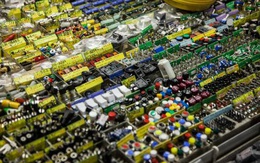 Trung Quốc: Nghề 'đào vàng' từ rác thải điện tử