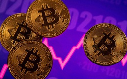 Bitcoin bất ngờ lao dốc 14% do mất điện?