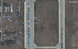 Ảnh vệ tinh cho thấy hàng dài cường kích Su-34 của Nga tập trung gần biên giới Ukraine