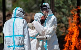 Các nước láng giềng Nam Á “đứng ngồi không yên” khi Ấn Độ vỡ trận do Covid-19