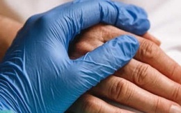 Tại sao được tiêm chủng, một số người vẫn mắc COVID-19?