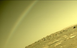 NASA chụp được ảnh cầu vồng trên Sao Hoả