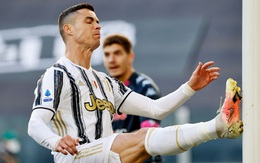 Tiết lộ sốc: Cristiano Ronaldo "cáu kỉnh và cô lập" với các đồng đội ở Juventus