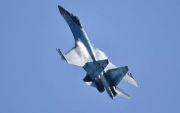 'Vua tác chiến' Su-35 của Nga vượt trội 'chim ăn thịt' F-22