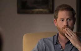 Hoàng tử Harry kích hoạt ''quả bom'' làm rung chuyển Hoàng gia Anh trong bộ phim tài liệu mới: ''Tôi đã bị gia đình bỏ mặc hoàn toàn''