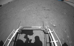 Những hình ảnh đầu tiên về Sao Hỏa do robot tự hành Trung Quốc gửi về Trái Đất