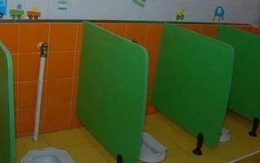 Con gái đi học về là chạy thẳng vào toilet, người mẹ tới trường phát hiện ra sự thật bắt nguồn từ 1 bé trai