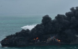 Cận cảnh tàu chở gần 1.500 container cháy ngùn ngụt 7 ngày chưa tắt ngoài khơi Sri Lanka