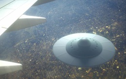 Cựu nghị sĩ Mỹ: Tập đoàn vũ khí Mỹ bí mật giấu xác UFO
