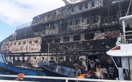 Indonesia: Tàu chở 200 người bất ngờ bốc cháy, hành khách nhảy xuống biển thoát thân