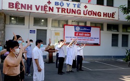 Thầy thuốc Bệnh viện Trung ương Huế lên đường đến Bắc Giang