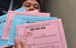 Người Đà Nẵng đi chợ bằng "thẻ đi chợ màu hồng, màu xanh" để phòng dịch Covid-19