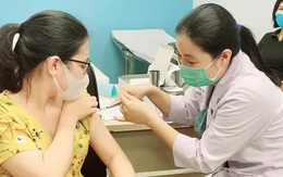 NÓNG: TP HCM xin Thủ tướng được chủ động tìm nguồn vắc-xin Covid-19