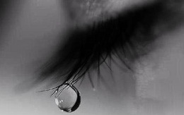 Tại sao nước mắt lại có vị mặn?