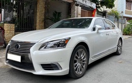 Giữ giá như Lexus LS 460L: 8 năm tuổi vẫn rao bán 3,5 tỷ đồng, ODO chỉ 2.600km/năm