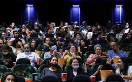 Nhờ tiêm vắc-xin Covid-19, quốc gia này gần như trở lại thời chưa dịch