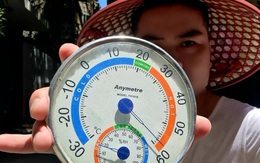 Choáng với nhiệt độ ngoài trời lên tới 60 độ C ở Hà Nội