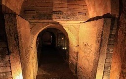 Phát hiện độc nhất ở 'kinh đô mộ cổ' Trung Quốc: Đoàn khảo cổ rơi nước mắt!