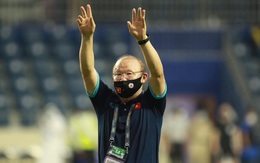 Hết hạn cách ly COVID-19, vì sao ông Park và tuyển Việt Nam chưa được về nhà?