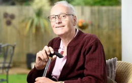 Cụ ông mắc Covid-19... 42 lần, vợ chuẩn bị đám tang 5 lần vẫn không chết