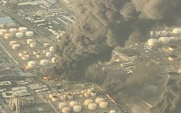 Vừa cháy tàu hải quân lớn nhất, Iran cháy thêm nhà máy lọc dầu