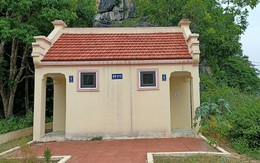 Nhà vệ sinh hơn nửa tỉ đồng xây xong để... "cửa đóng, then cài"