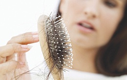 Rụng tóc bất thường coi chừng bệnh lý