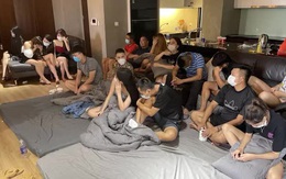 Bất chấp dịch Covid-19, 17 nam nữ vẫn "bay lắc" trong căn hộ ở khu đô thị