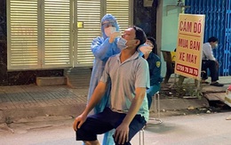 Test nhanh ngẫu nhiên phát hiện 5 người đi đường ở TPHCM mắc COVID-19