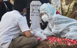 72.000 người chết do Covid-19, Indonesia đi từ khủng hoảng y tế đến khủng hoảng quan tài