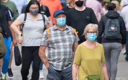 Anh bỏ toàn bộ biện pháp chống Covid-19 dù có gần 50.000 ca nhiễm mỗi ngày