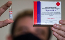 Sau khi thờ ơ với vắc xin Covid-19, người Nga đổ xô đi tiêm