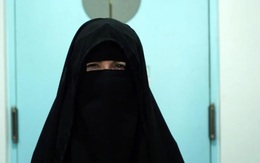 Bắt quả tang một nam giới mắc Covid-19 đóng giả làm vợ để trốn lên máy bay ở Indonesia